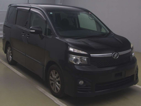 2010 Toyota Voxy ZRR70W[2]