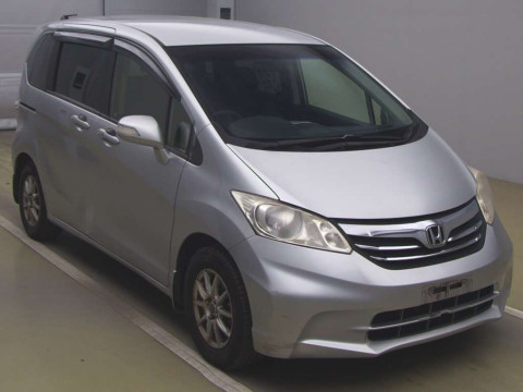 2012 Honda Freed GB3[2]