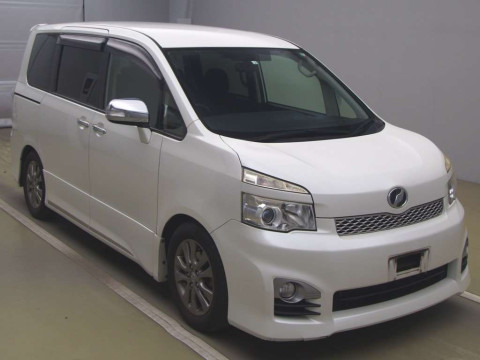 2012 Toyota Voxy ZRR70W[2]