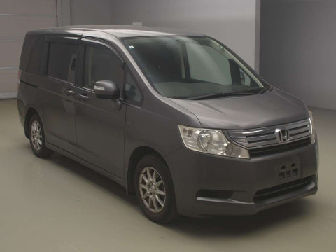 2011 Honda Step WGN RK1[2]