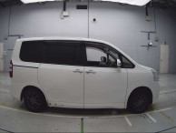 2013 Toyota Noah