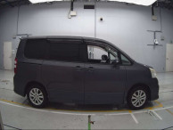 2010 Toyota Noah