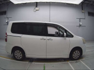 2011 Toyota Noah