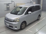 2010 Toyota Voxy