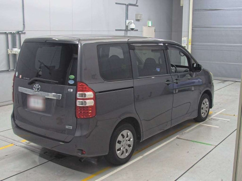 2013 Toyota Noah ZRR70G[1]