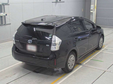 2014 Toyota Prius alpha ZVW41W[1]