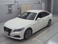 2018 Toyota Crown Hybrid