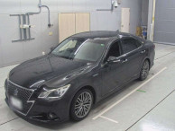 2013 Toyota Crown Hybrid