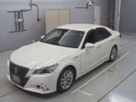 2013 Toyota Crown Hybrid