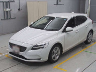 2017 Volvo V40