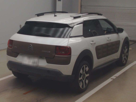 2016 Citroen C4 Cactus E3HM01[1]