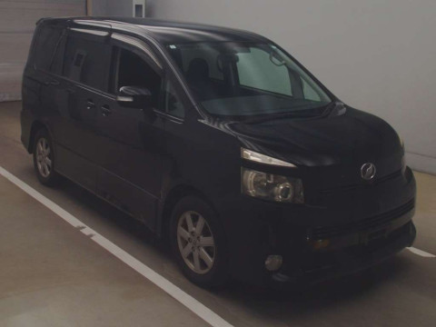 2009 Toyota Voxy ZRR70W[2]