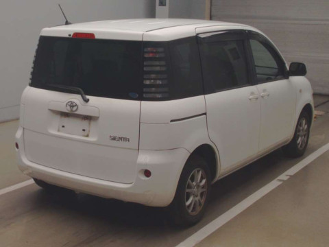 2004 Toyota Sienta NCP81G[1]