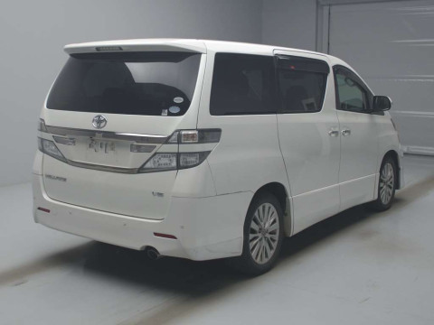 2011 Toyota Vellfire GGH20W[1]