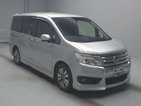 2013 Honda Step WGN Spada RK5[2]