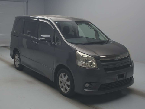 2008 Toyota Noah ZRR75W[2]