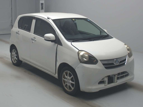 2012 Daihatsu Mira es LA300S[2]