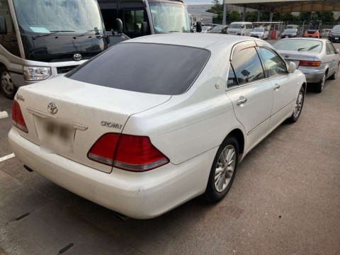 2004 Toyota Crown GRS182[1]