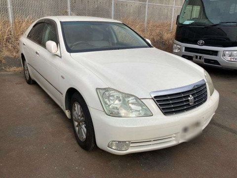 2004 Toyota Crown GRS182[2]