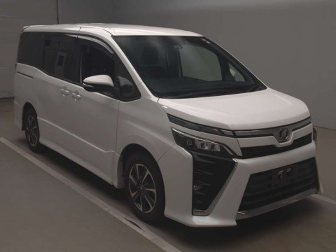 2017 Toyota Voxy ZRR80W[2]