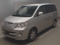 2003 Toyota Noah