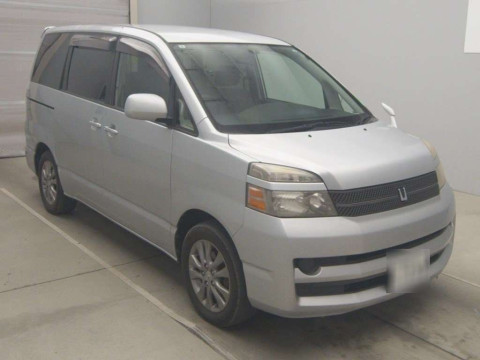 2005 Toyota Voxy AZR60G[2]