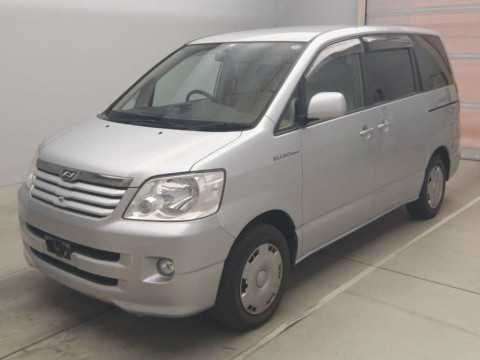 2003 Toyota Noah AZR60G[0]