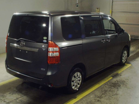 2012 Toyota Noah ZRR75G[1]