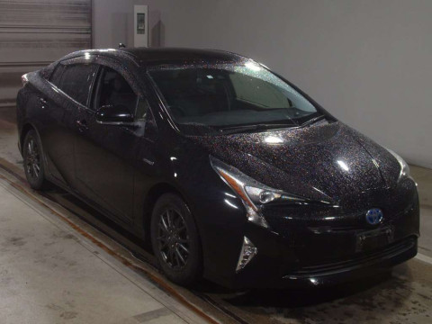 2018 Toyota Prius ZVW50[2]