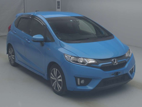 2015 Honda Fit Hybrid GP5[2]