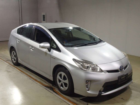 2014 Toyota Prius ZVW30[2]