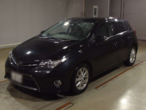 2013 Toyota Auris NZE181H[0]