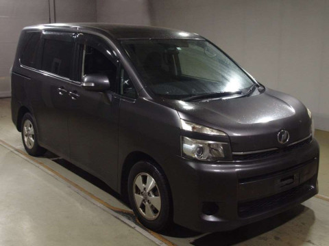 2010 Toyota Voxy ZRR70G[2]