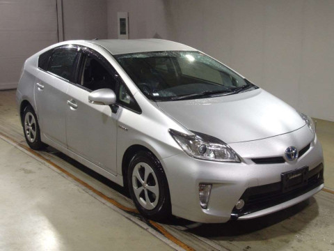 2013 Toyota Prius ZVW30[2]