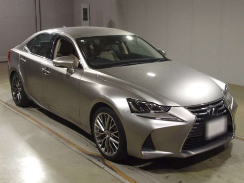 2017 Lexus IS AVE30[2]