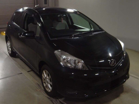 2011 Toyota Vitz NSP130[2]