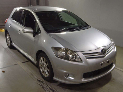 2011 Toyota Auris ZRE152H[2]