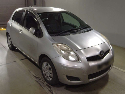 2010 Toyota Vitz SCP90[2]