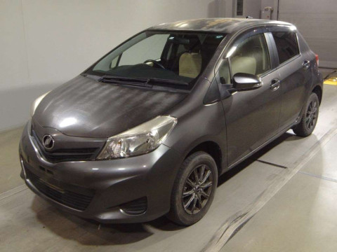 2014 Toyota Vitz NSP135[0]