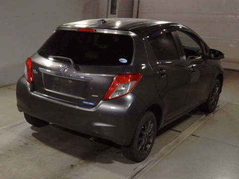 2014 Toyota Vitz NSP135[1]