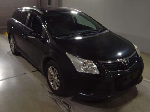 2011 Toyota Avensis Wagon ZRT272W[2]