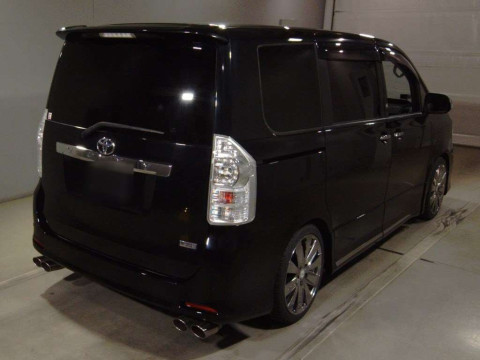 2012 Toyota Voxy ZRR70W[1]