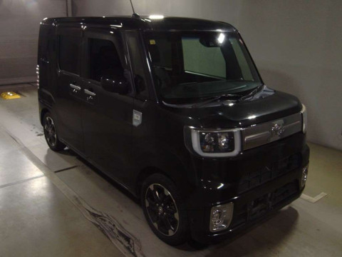 2016 Toyota Pixis Mega LA710A[2]