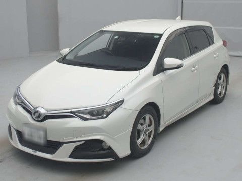 2016 Toyota Auris NRE185H[0]