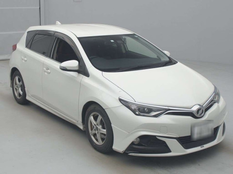 2016 Toyota Auris NRE185H[2]