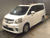 2010 Toyota Noah