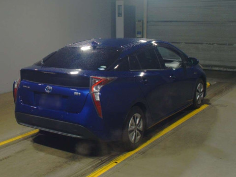 2016 Toyota Prius ZVW51[1]