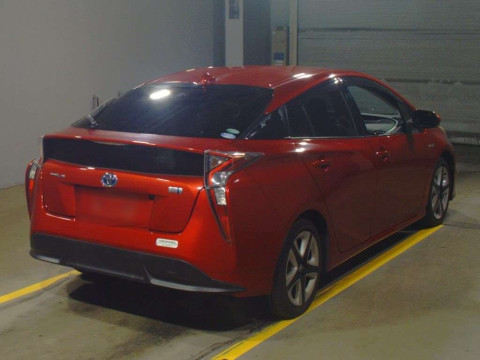 2016 Toyota Prius ZVW50[1]