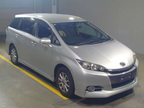 2013 Toyota Wish ZGE20W[2]