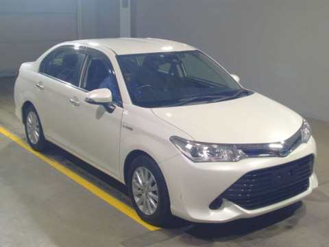 2015 Toyota Corolla Axio NKE165[2]